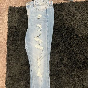Size 5 Hollister ripped jeans